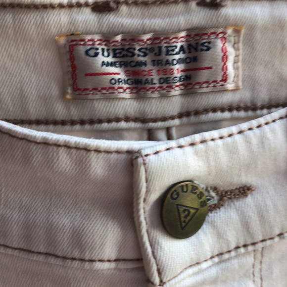 Light cream coloured high waisted Guess Jeans - Picture 2 of 6